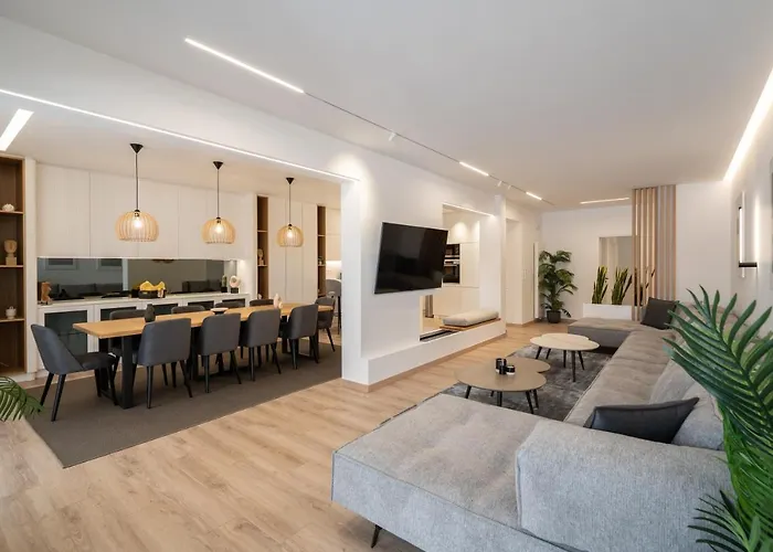 Kolonaki Upscale 4 Bedroom Luxury Apartment